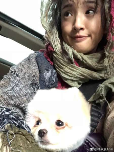 林依晨新剧穿帮画面笑炸 网友调侃：龙套演员不容易