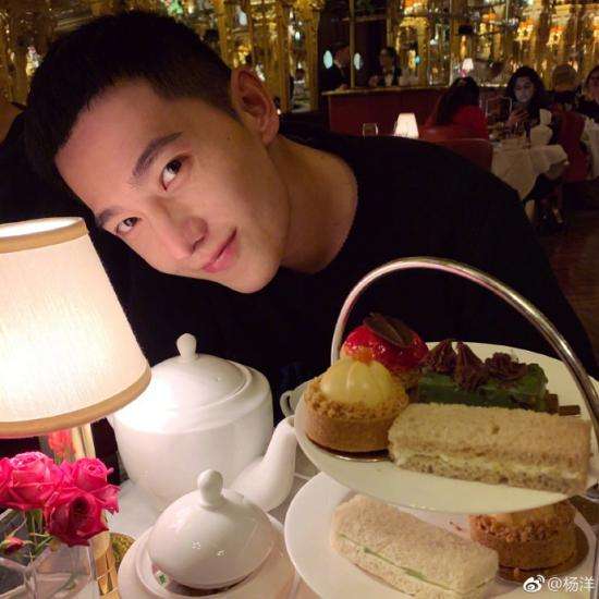 杨洋声援周美毅：希望这个事情能得到公正的解决