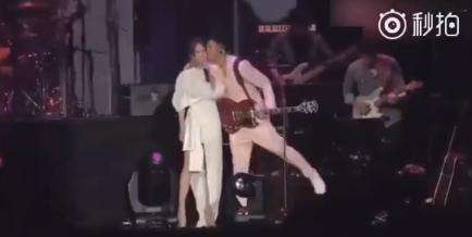 杨丞琳谈与李荣浩感情-我是朋友间膜拜的女神