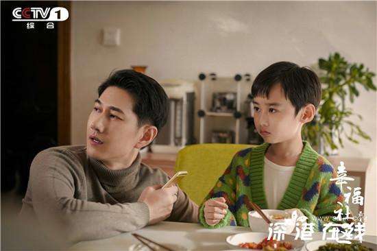 首部抗疫剧《最美逆行者》播出  何明翰参演《幸福社区》致敬英雄