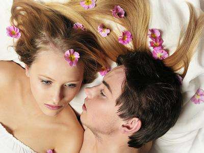 新郎新娘晚上入洞房后都做些什么 新郎新娘晚上入洞房后都做些什么