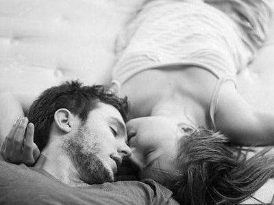 新郎新娘晚上入洞房后都做些什么 新郎新娘晚上入洞房后都做些什么