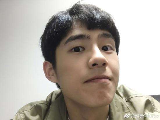 女孩为躲相亲P与刘昊然合照 爸爸看到后练习结婚演讲