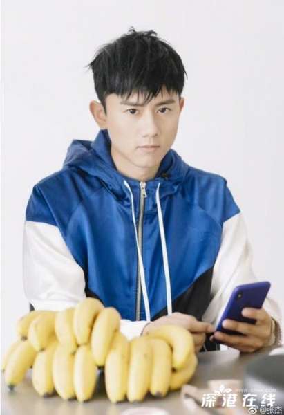 张杰早起更博自称“劳动杰” 网友：劳动杰快乐
