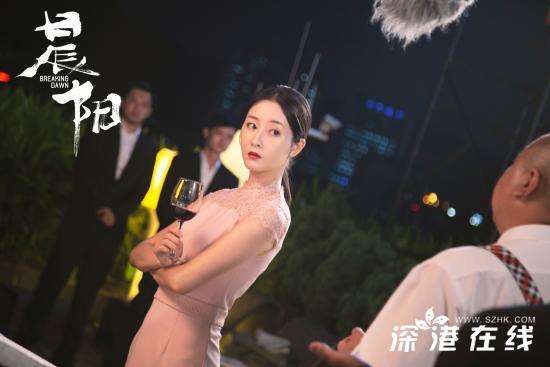 吕星辰主演《晨阳》热播 双面角色展反转魅力