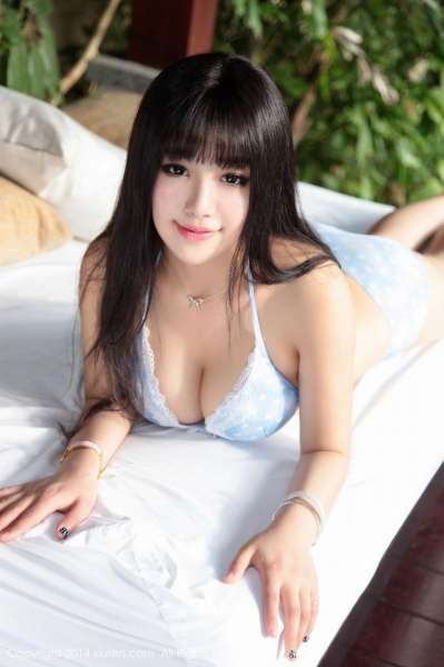 爆乳美女barbie可儿大尺度白胸套图