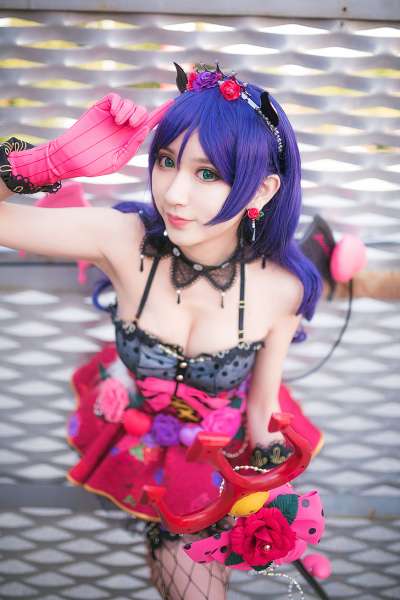 LoveLive舞娘东条希cos美腿嫩乳写真