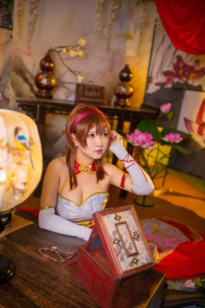 动漫萌娘乐正绫cosplay秀巨乳私房性感照