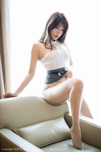 长腿美女芝芝性感图片