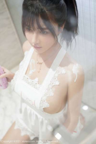 嫩模萌奈子情趣内衣主题极致诱惑写真火辣身材白色真空私房