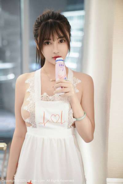 嫩模萌奈子情趣内衣主题极致诱惑写真火辣身材白色真空私房