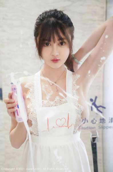 嫩模萌奈子情趣内衣主题极致诱惑写真火辣身材白色真空私房