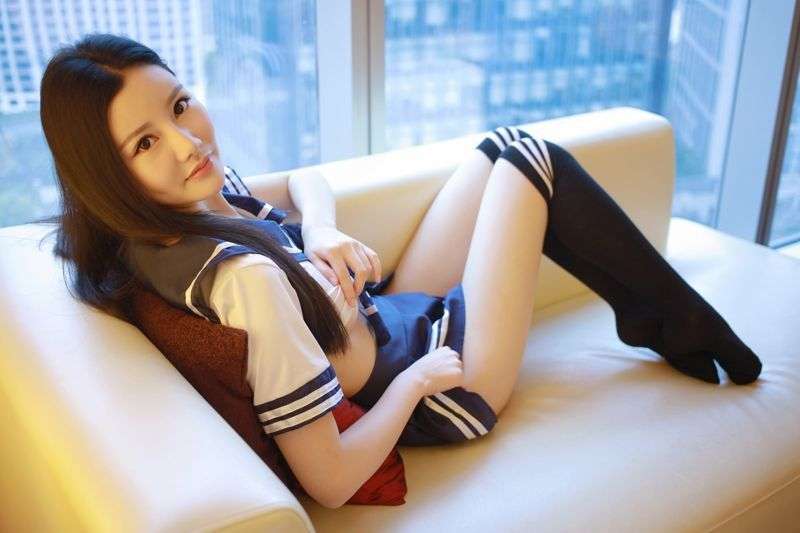 粉嫩妹子珊珊学生制服