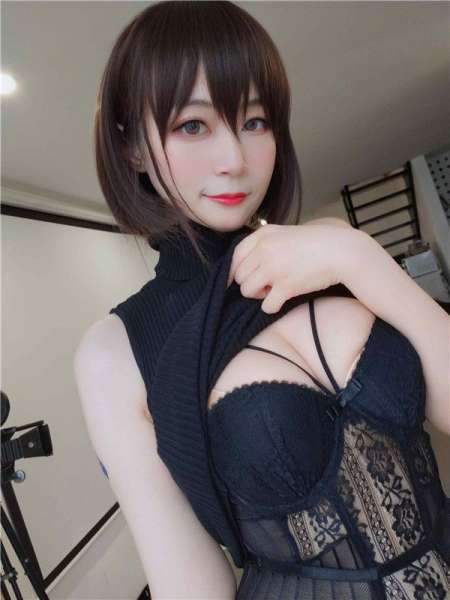 黑色包臀裙