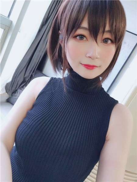 黑色包臀裙