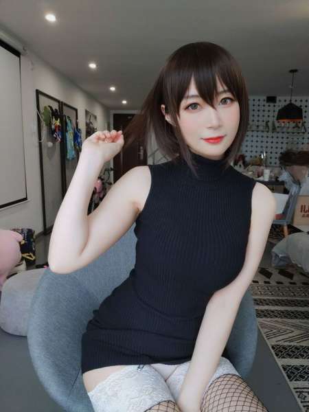 黑色包臀裙