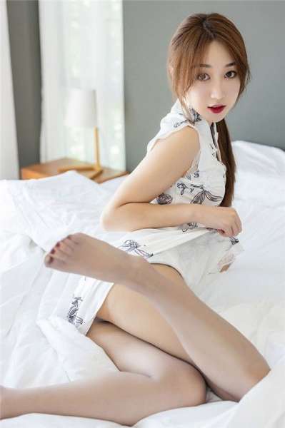 旗袍撩人的处女生人