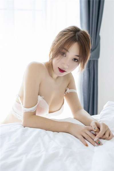 旗袍撩人的处女生人