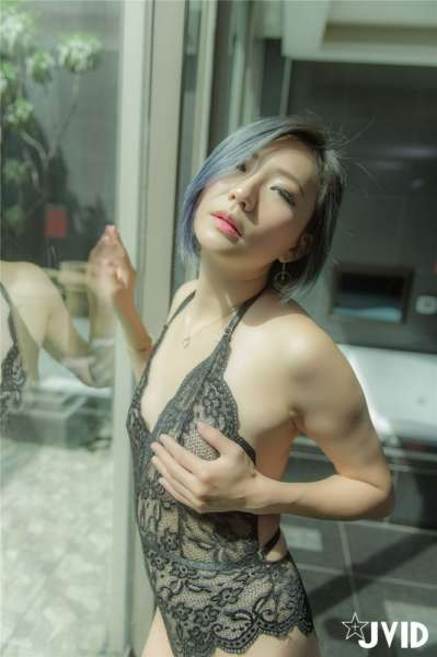 亚洲满分短发靓女，无可挑剔