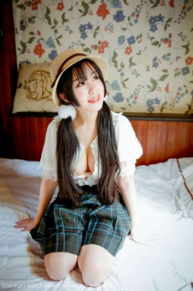 白嫩极品v菜雪白大奶笑容超甜美