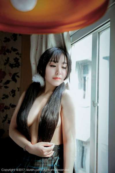 白嫩极品v菜雪白大奶笑容超甜美