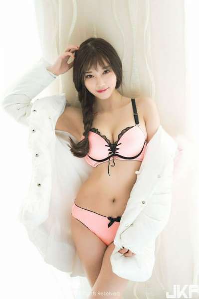 杨晨晨sugarXIUREN高清写真图