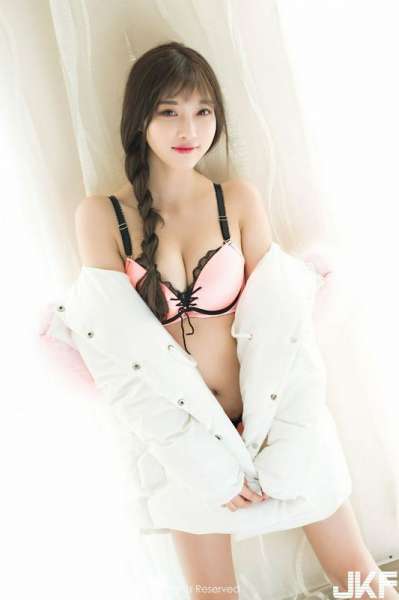 杨晨晨sugarXIUREN高清写真图