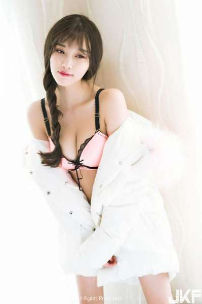 杨晨晨sugarXIUREN高清写真图