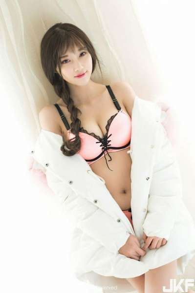 杨晨晨sugarXIUREN高清写真图
