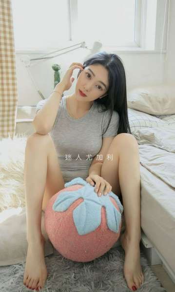 娇嫩优美美女模特小热巴angela清新吊带内衣诱惑迷人性感写真