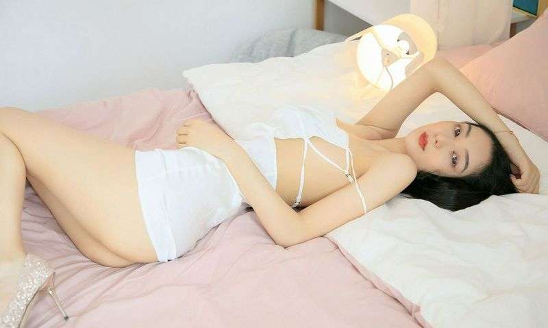 娇嫩优美美女模特小热巴angela清新吊带内衣诱惑迷人性感写真