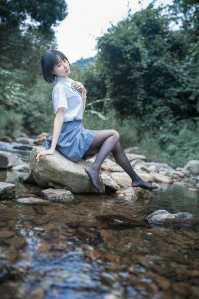木绵绵水色溪边制服