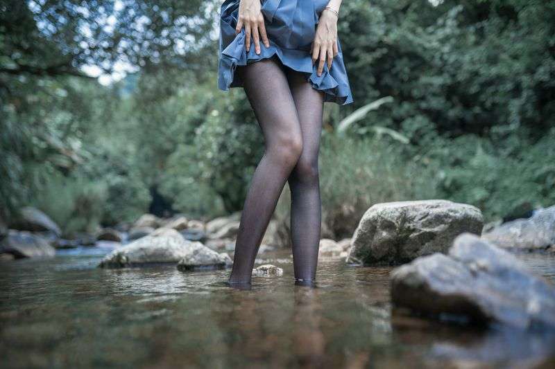 木绵绵水色溪边制服