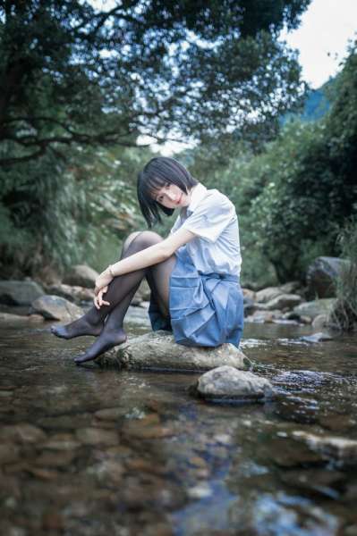 木绵绵水色溪边制服