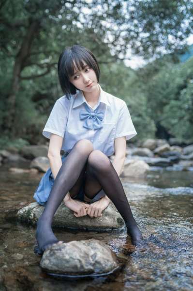 木绵绵水色溪边制服