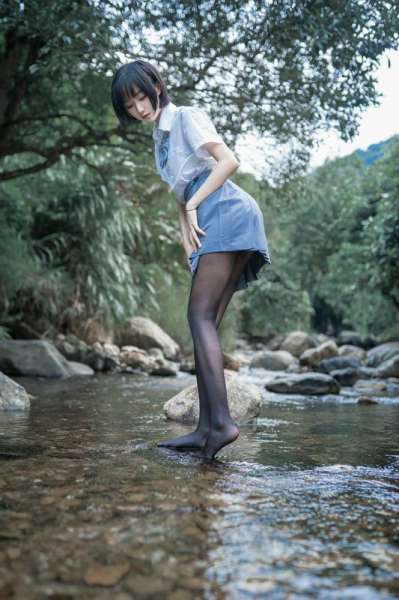 木绵绵水色溪边制服