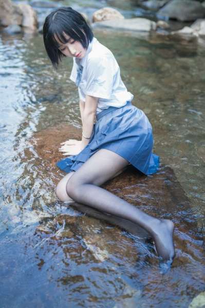木绵绵水色溪边制服