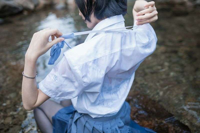 木绵绵水色溪边制服