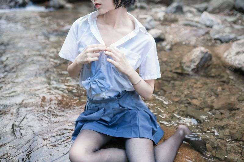木绵绵水色溪边制服