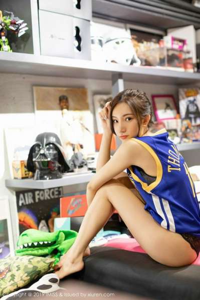 小狐狸Sica黑丝美腿蕾丝吊袜