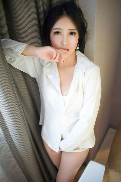 艾弥丰乳肥臀浴室湿身诱惑