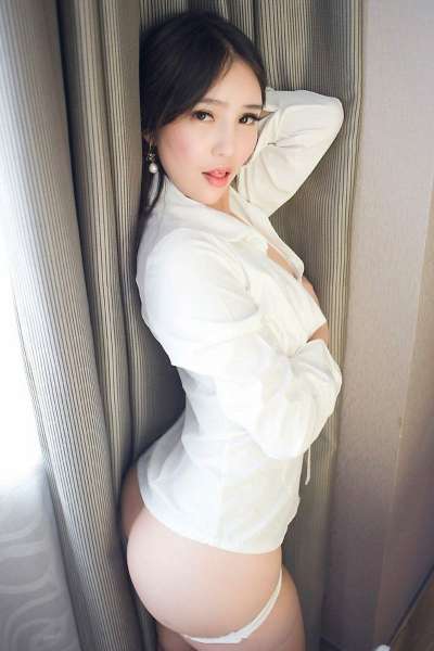 艾弥丰乳肥臀浴室湿身诱惑