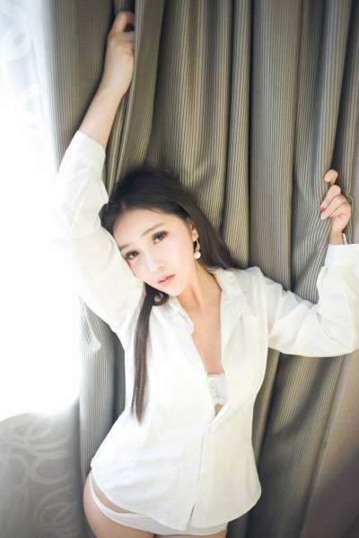 艾弥丰乳肥臀浴室湿身诱惑