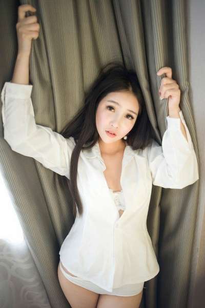 艾弥丰乳肥臀浴室湿身诱惑