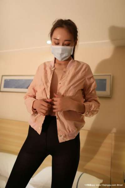 ROSI写真口罩系列 翘臀美女