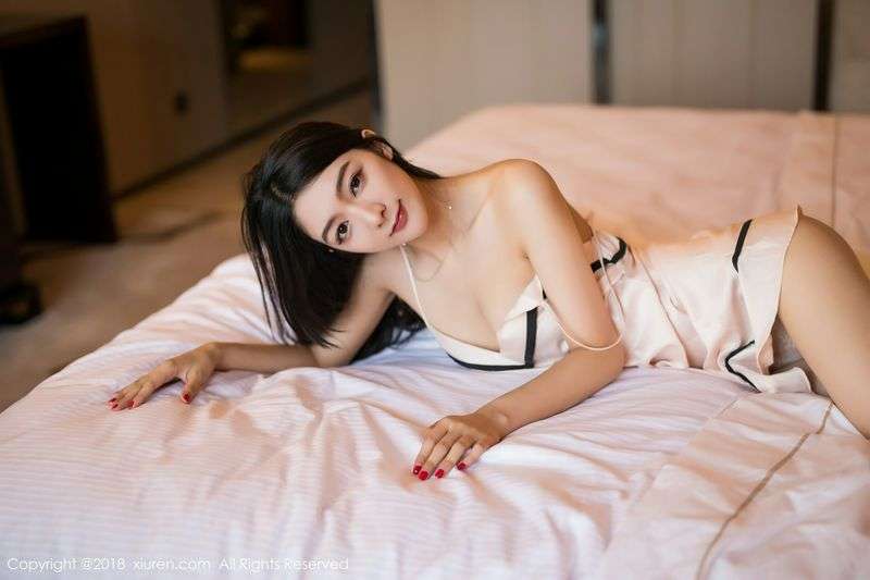 Angela喜欢猫性感写真