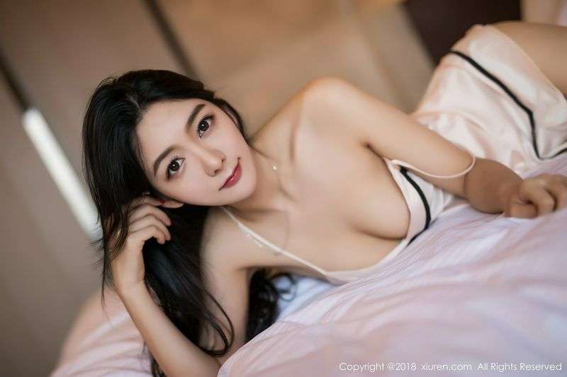 Angela喜欢猫性感写真