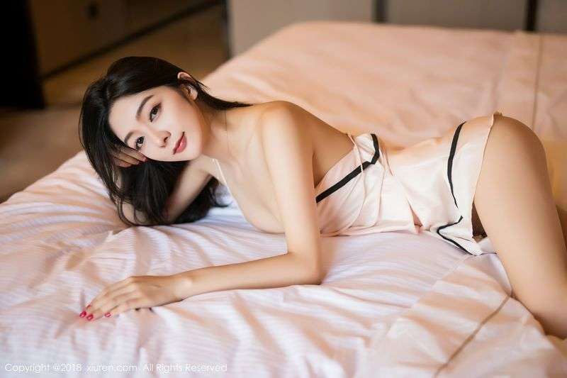 Angela喜欢猫性感写真