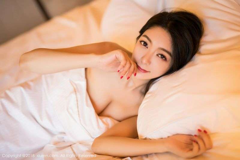 Angela喜欢猫性感写真
