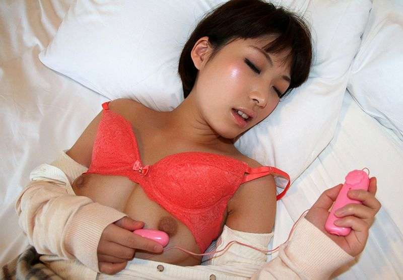 エロ画像 绮丽なお姉さんのヤラシイ姿を今日のオカズに。